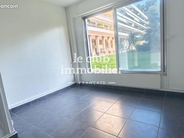 Studio 1 pièce 20 m²