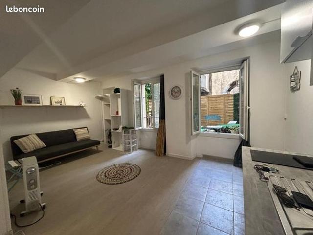 Studio 1 pièce 20 m²