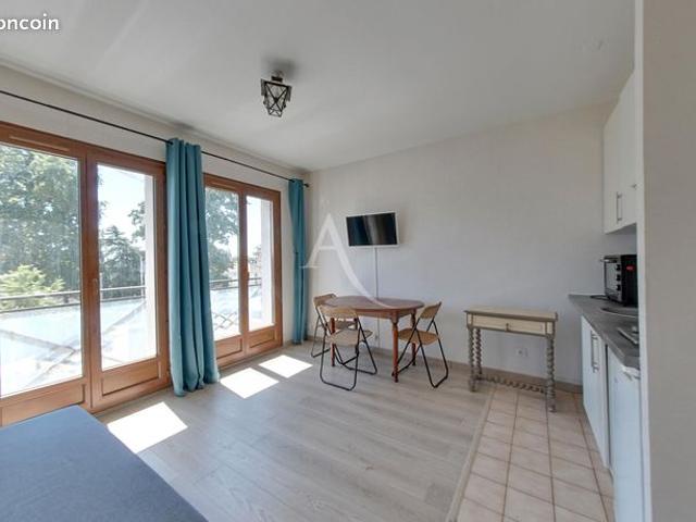Studio 1 pièce 20 m²