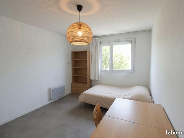 Studio 1 pièce 20 m²