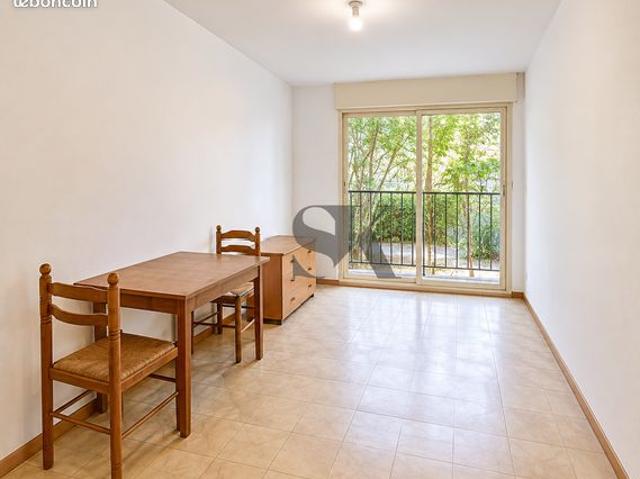 Studio 1 pièce 20 m²