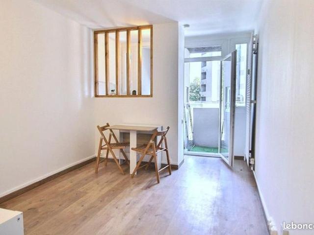 Studio 1 pièce 20 m²
