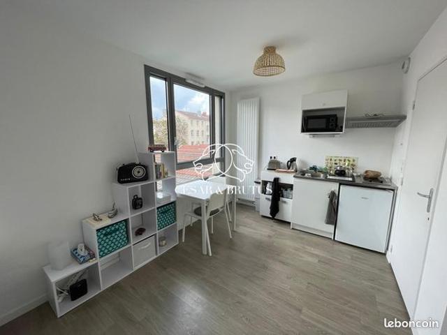 Studio 1 pièce 20 m²