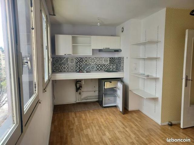 Studio 1 pièce 20 m²