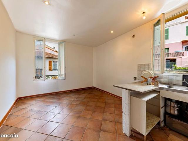 Studio 1 pièce 21 m²