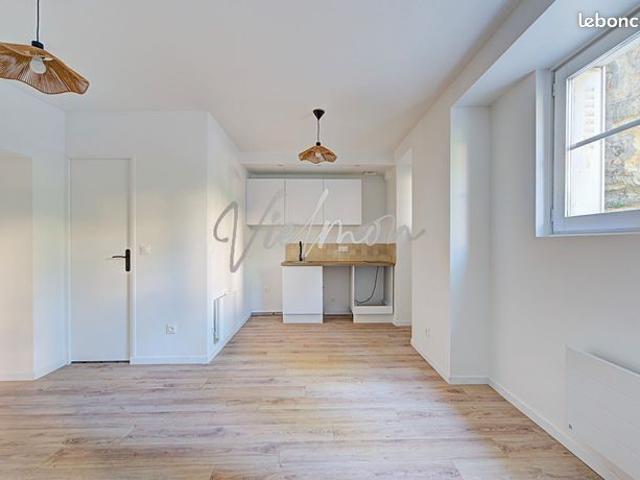 Studio 1 pièce 21 m²