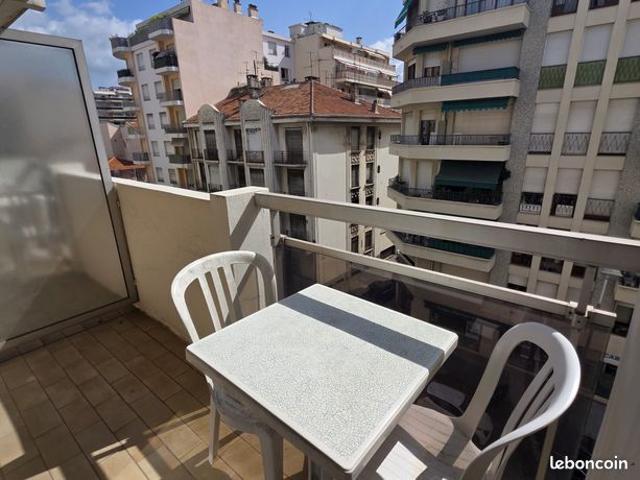 Studio 1 pièce 21 m²