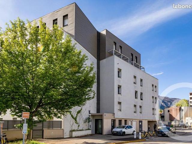 Studio 1 pièce 21 m²