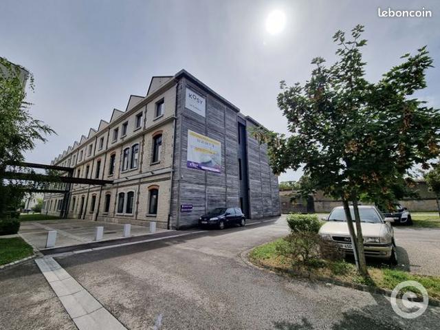 Studio 1 pièce 21 m²
