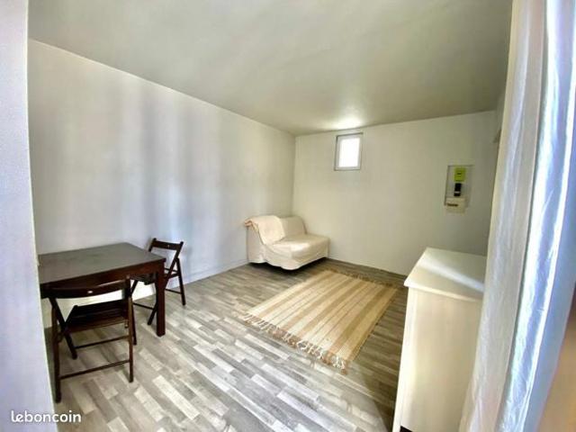 Studio 1 pièce 21 m²