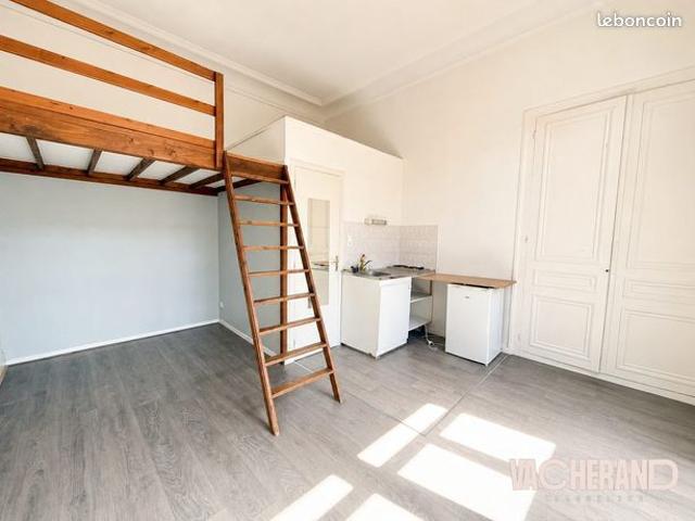 Studio 1 pièce 21 m²