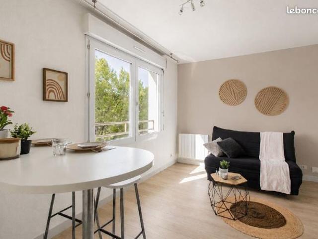 Studio 1 pièce 21 m²