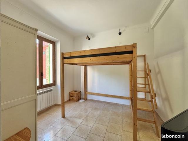 Studio 1 pièce 21 m²