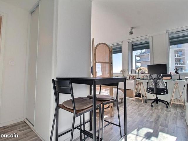 Studio 1 pièce 21 m²