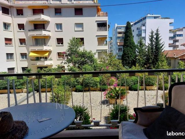 Studio 1 pièce 21 m²