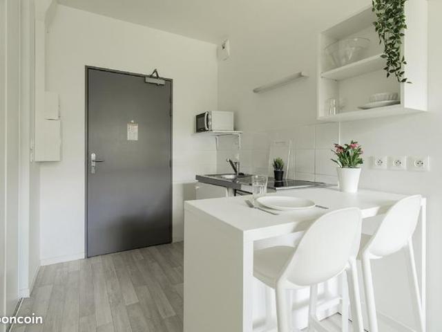 Studio 1 pièce 21 m²