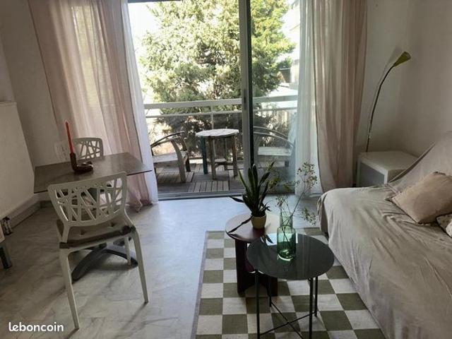 Studio 1 pièce 22 m²