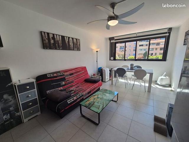 Studio 1 pièce 27 m²