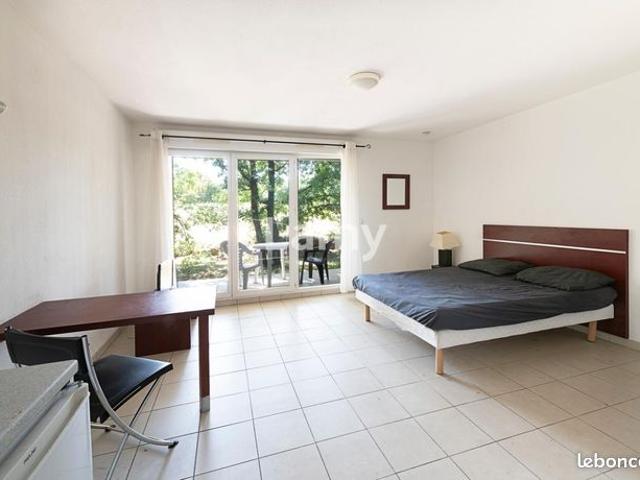 Studio 1 pièce 27 m²