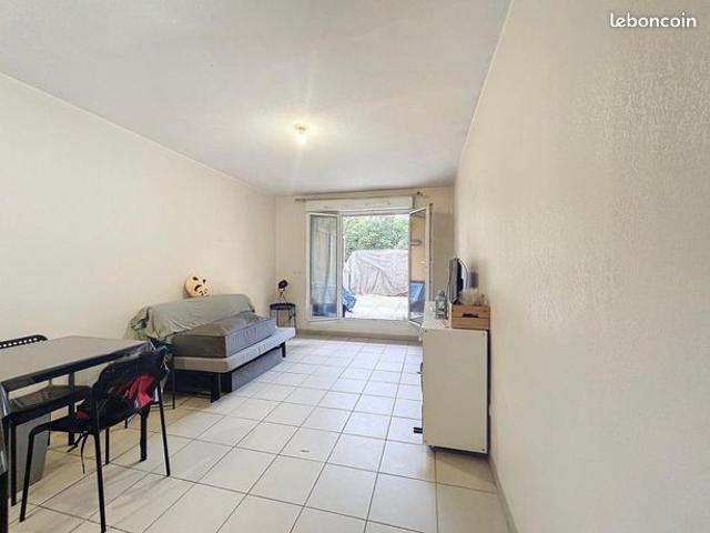 Studio 1 pièce 27 m²