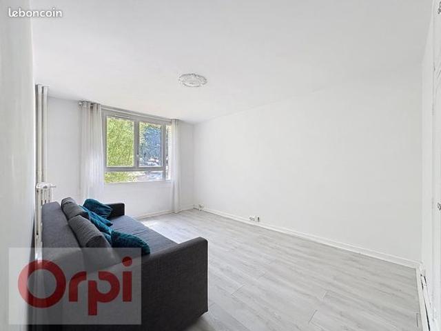 Studio 1 pièce 27 m²
