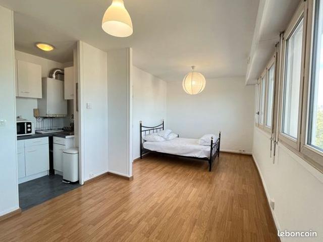 Studio 1 pièce 27 m²