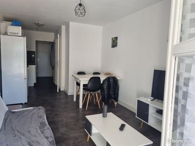 Studio 1 pièce 27 m²