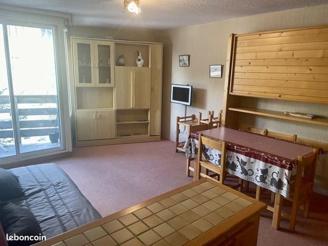 Studio 1 pièce 27 m²