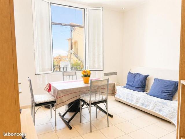 Studio 1 pièce 27 m²