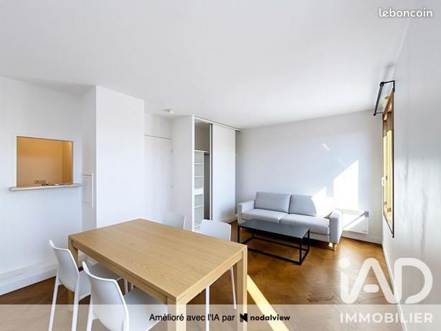 Studio 1 pièce 27 m²
