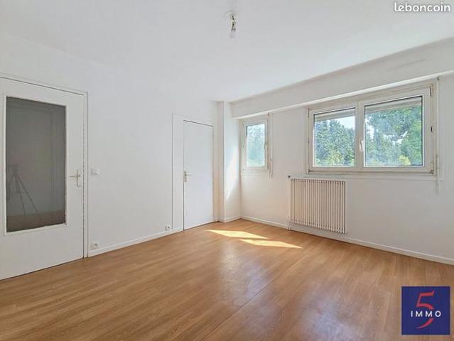 Studio 1 pièce 27 m²