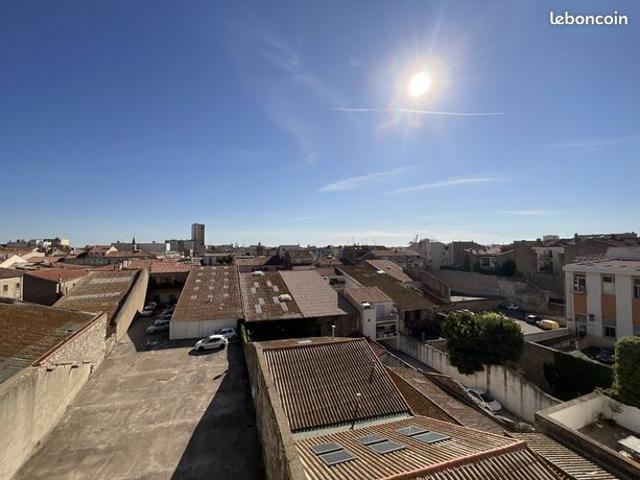 Studio 1 pièce 27 m²