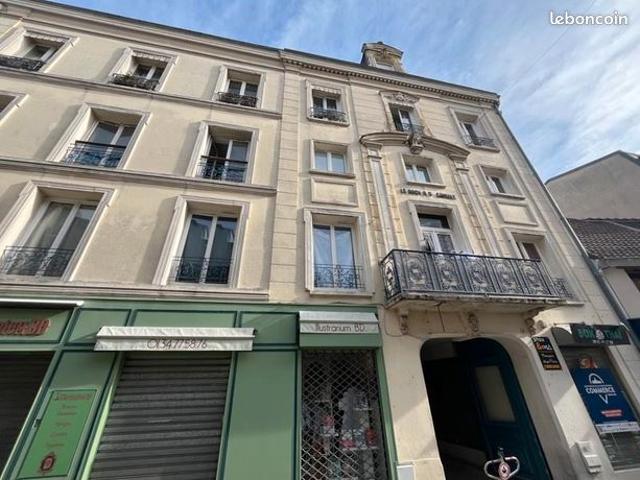 Studio 1 pièce 27 m²