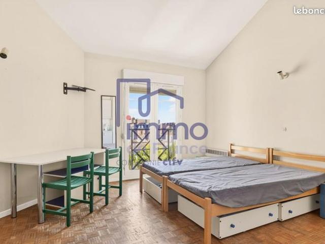 Studio 1 pièce 27 m²