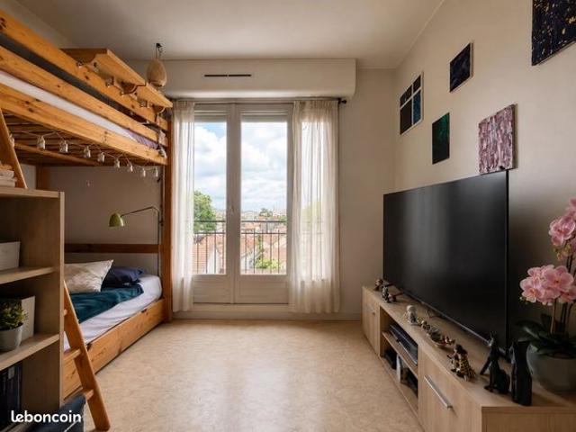 Studio 1 pièce 27 m²