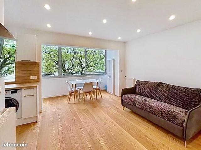 Studio 1 pièce 27 m²
