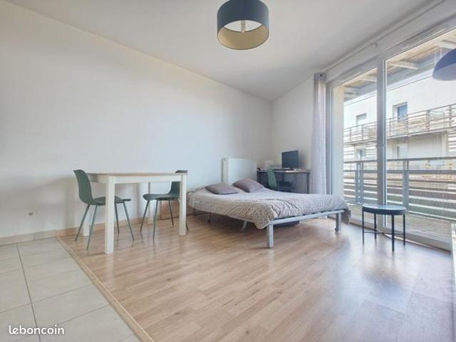 Studio 1 pièce 27 m²