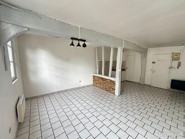 Studio 1 pièce 27 m²