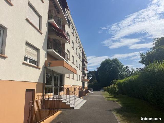 Studio 1 pièce 27 m²
