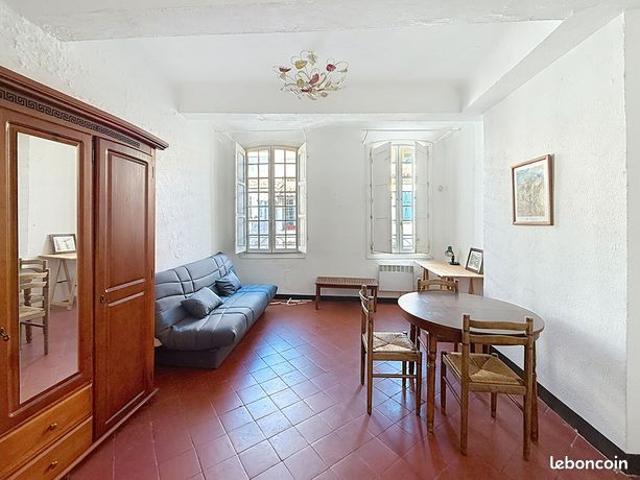 Studio 1 pièce 27 m²