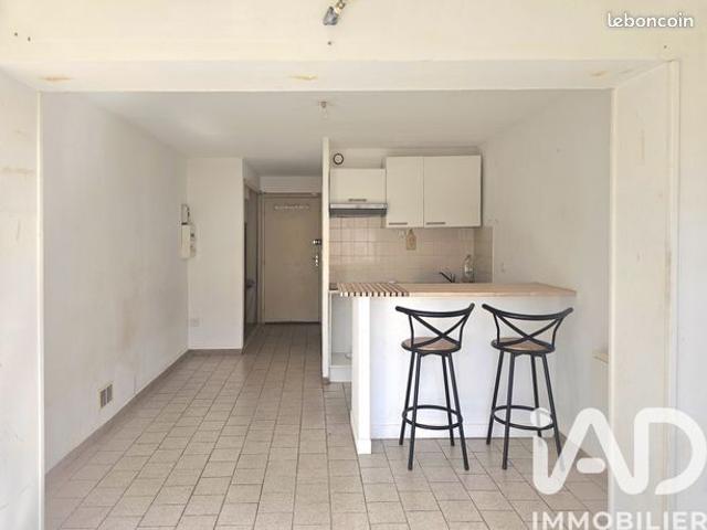 Studio 1 pièce 27 m²