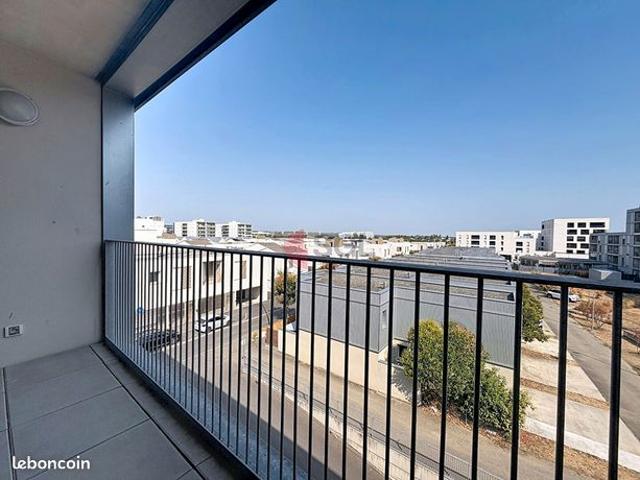 Studio 1 pièce 27 m²