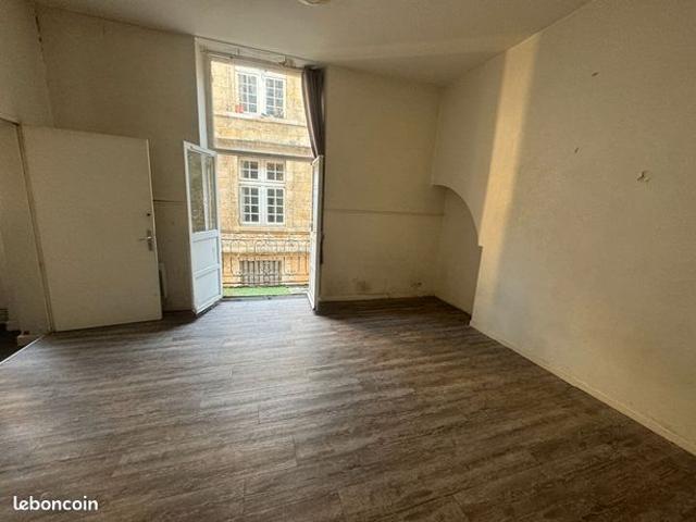 Studio 1 pièce 27 m²
