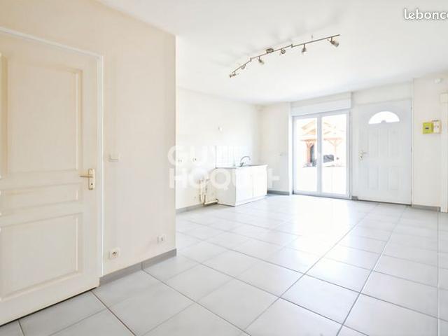 Studio 1 pièce 27 m²