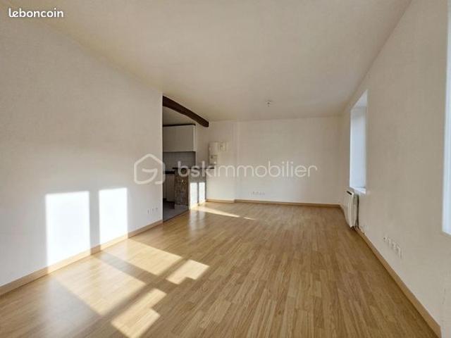 Studio 1 pièce 27 m²