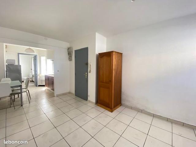 Studio 1 pièce 27 m²