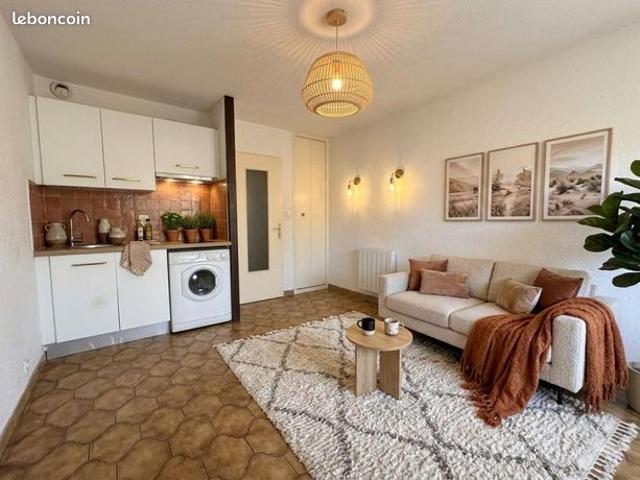 Studio 1 pièce 27 m²