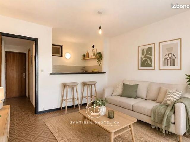Studio 1 pièce 27 m²
