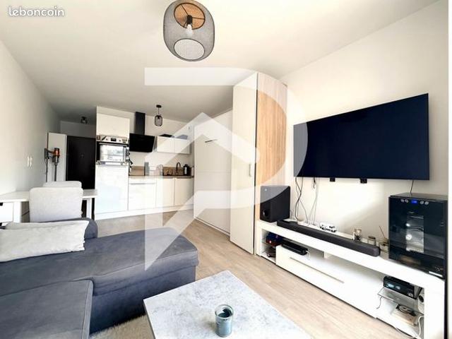 Studio 1 pièce 27 m²