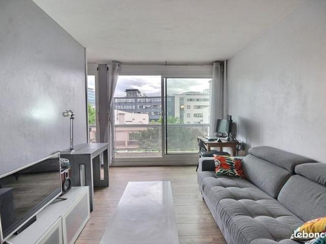 Studio 1 pièce 27 m²